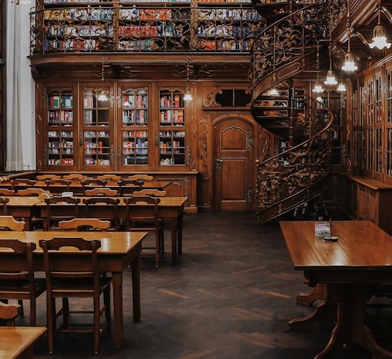 香港研修计划学历进修 同时拿到身份